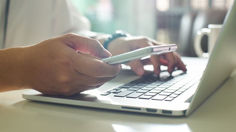 Una de ellas es una adición a una ley existente que da a los consumidores más privacidad al...