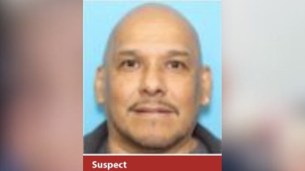 La policía cree que Jesse Saldana se la llevó y que podría estar conduciendo un Kia Soul verde...