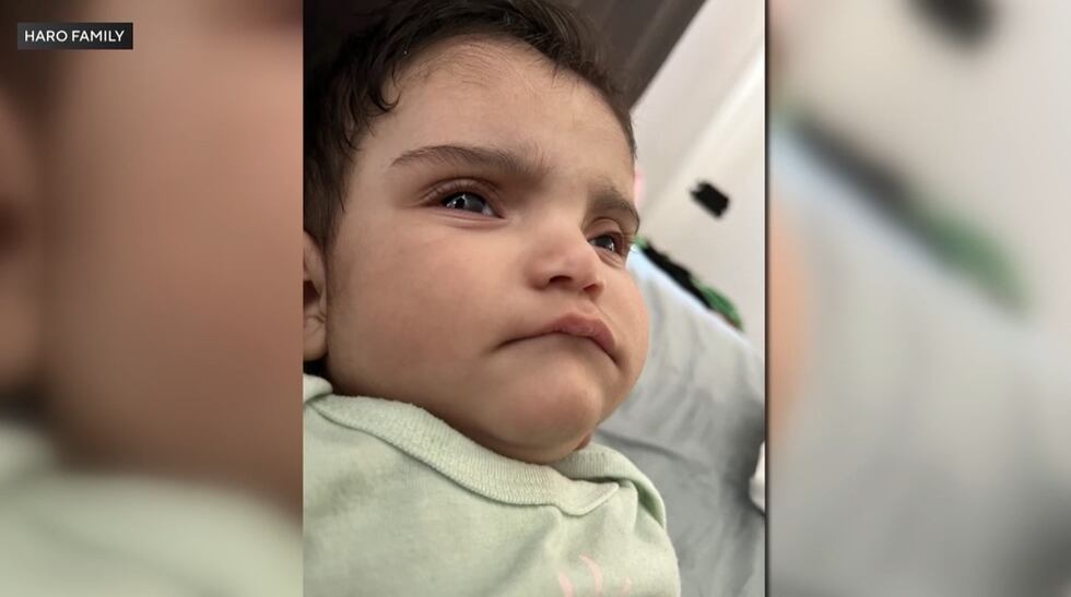 Las autoridades están investigando después de que la madre de Emmanuel Haro, de 7 meses,...