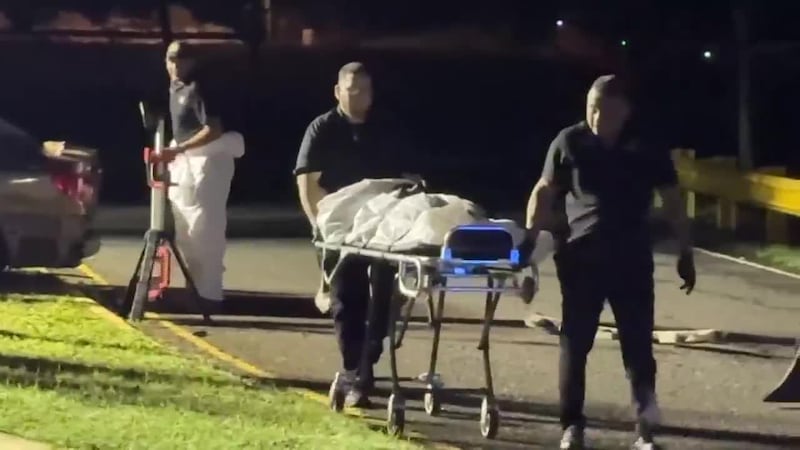 Policía maneja hipótesis de drogas, pero la madre dice que "era un buen muchacho". Padre e...